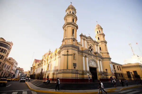 Detalles corporativos en Piura