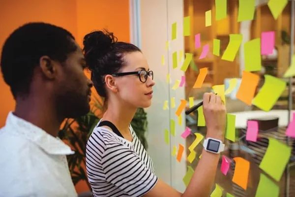 Que beneficios tienen las dinamicas de trabajo en equipo